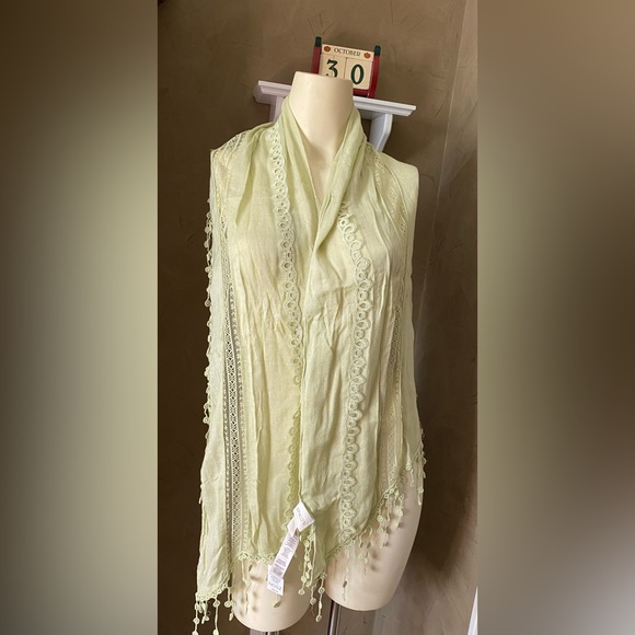 Chico’s Laura Lace Boho Scarf Straight Oblong scarves svelte sage - Picture 6 of 11